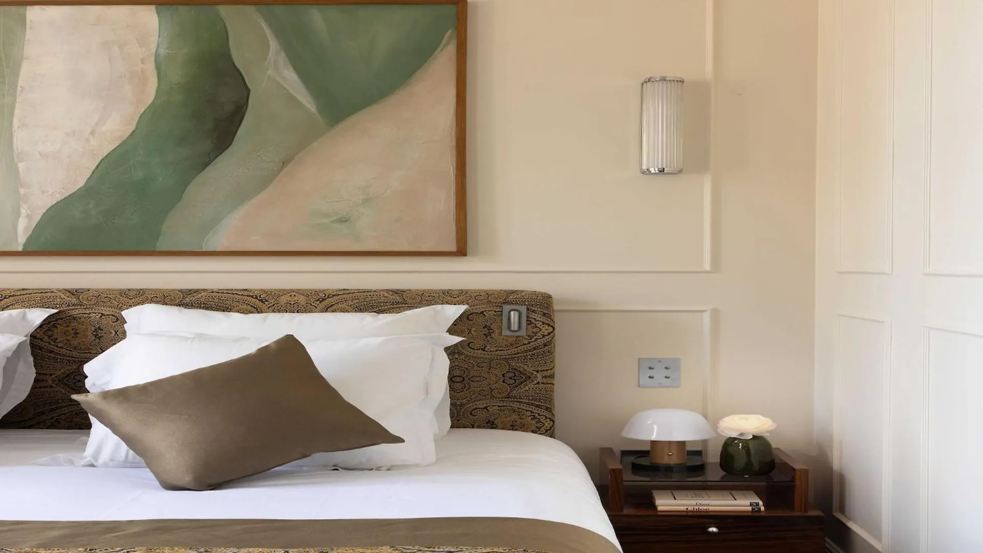 Palais Bourbon Hotel - Room 24 - 2P - Invalides Paris France