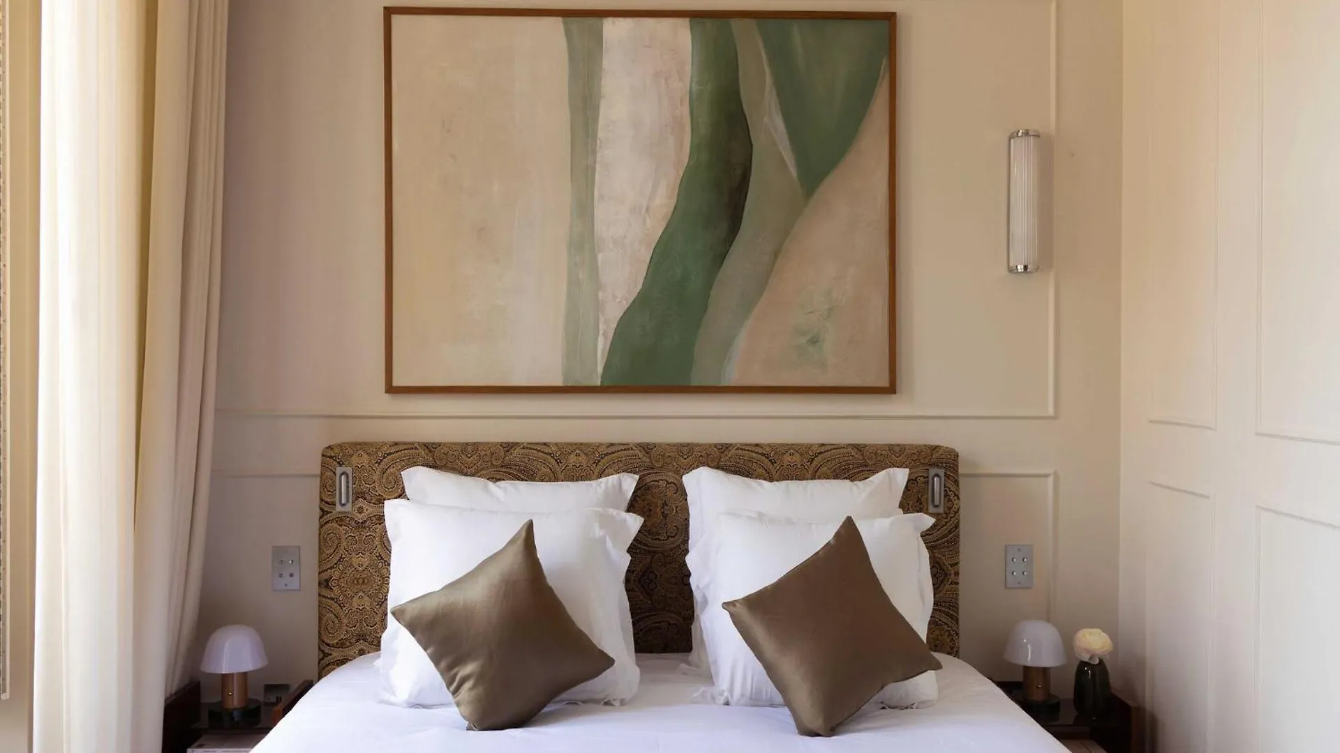 Palais Bourbon Hotel - Room 24 - 2P - Invalides Paris