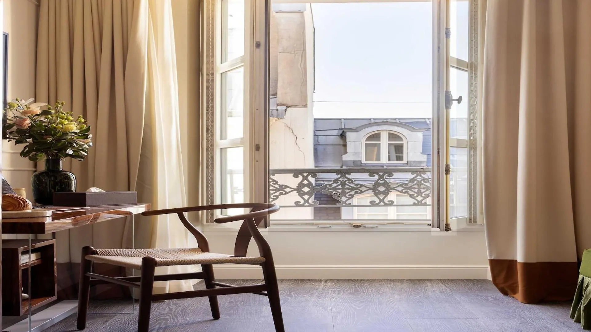 Palais Bourbon Hotel - Room 24 - 2P - Invalides Paris Apartment